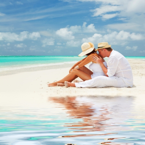 couple on the beach of sea